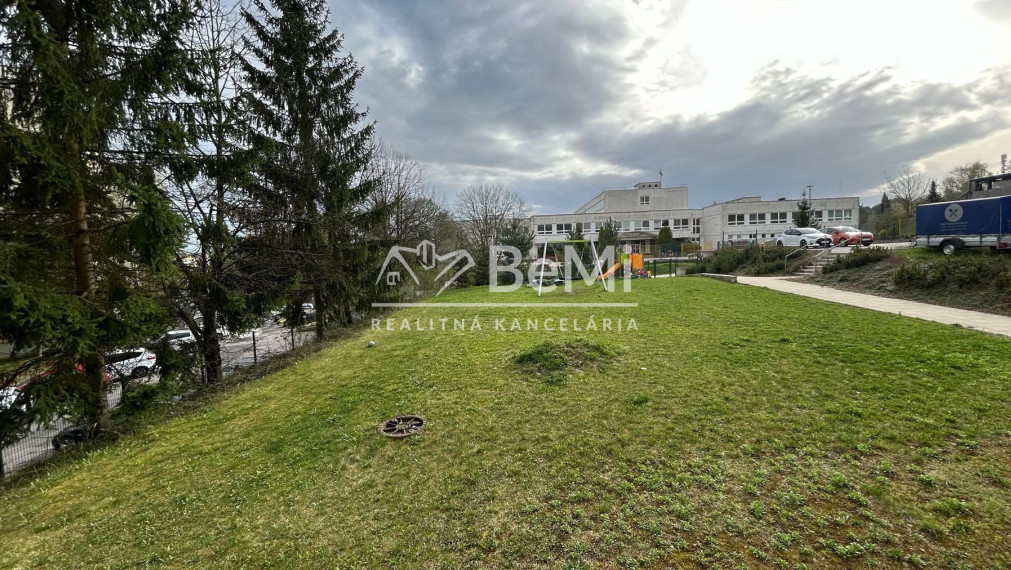 3 izbový byt, Banská Bystrica, terasa, vírivka, parkovaníe