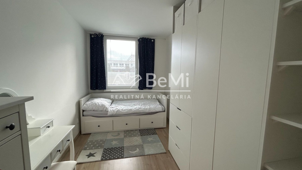 3 izbový byt, Banská Bystrica, terasa, vírivka, parkovaníe