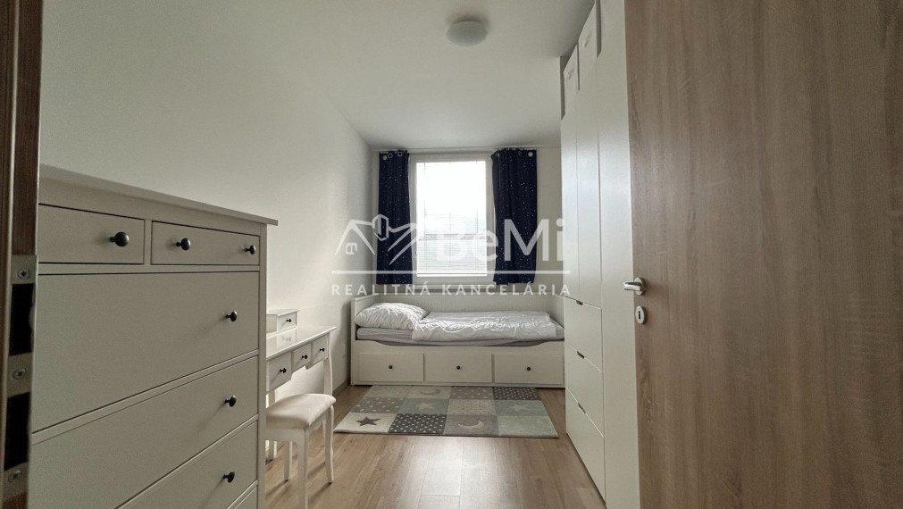 3 izbový byt, Banská Bystrica, terasa, vírivka, parkovaníe