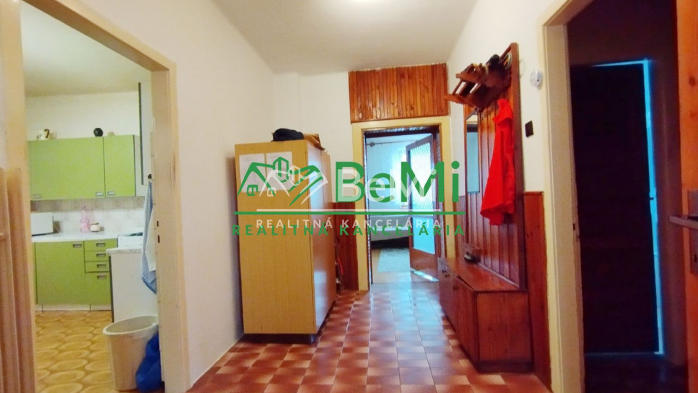 REZERVOVANÉ-Rodinný dom so záhradou-Šurice