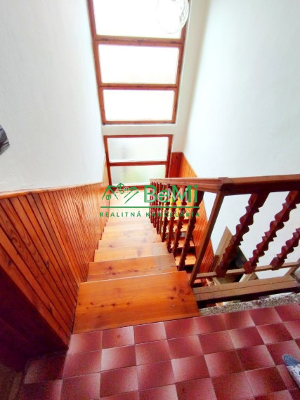 REZERVOVANÉ-Rodinný dom so záhradou-Šurice