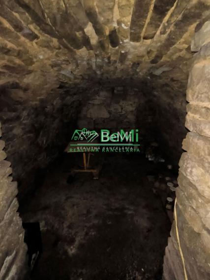 Dom, chalupa Zákopčie, okres Čadca, 1207m2   183-12-PEMOa