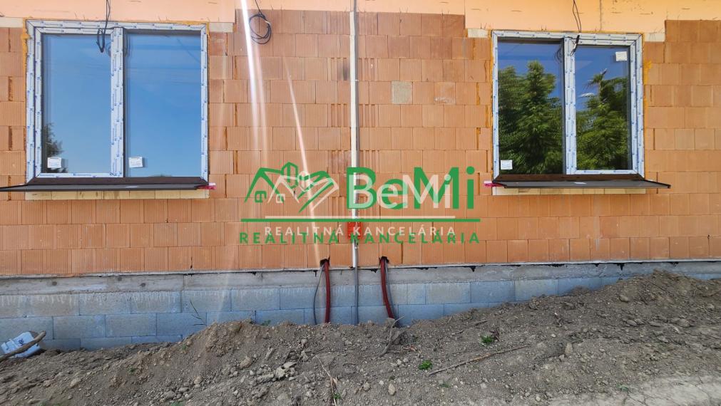 Predaj, novostavba rodinný dom-Veľké Ludince (002-12-MIMIa)