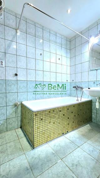 3-IZBOVÝ BYT S BALKÓNOM V CENTRE RIMAVSKEJ SOBOTY