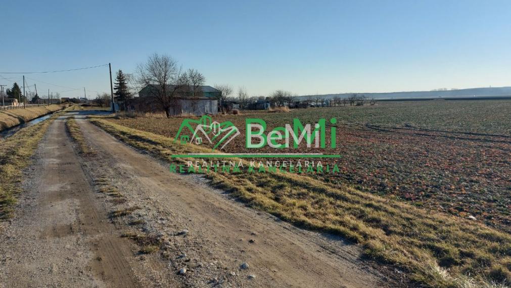 Predaj  pozemok-orná pôda, Nitra-Janíkovce(060-14-ERF)