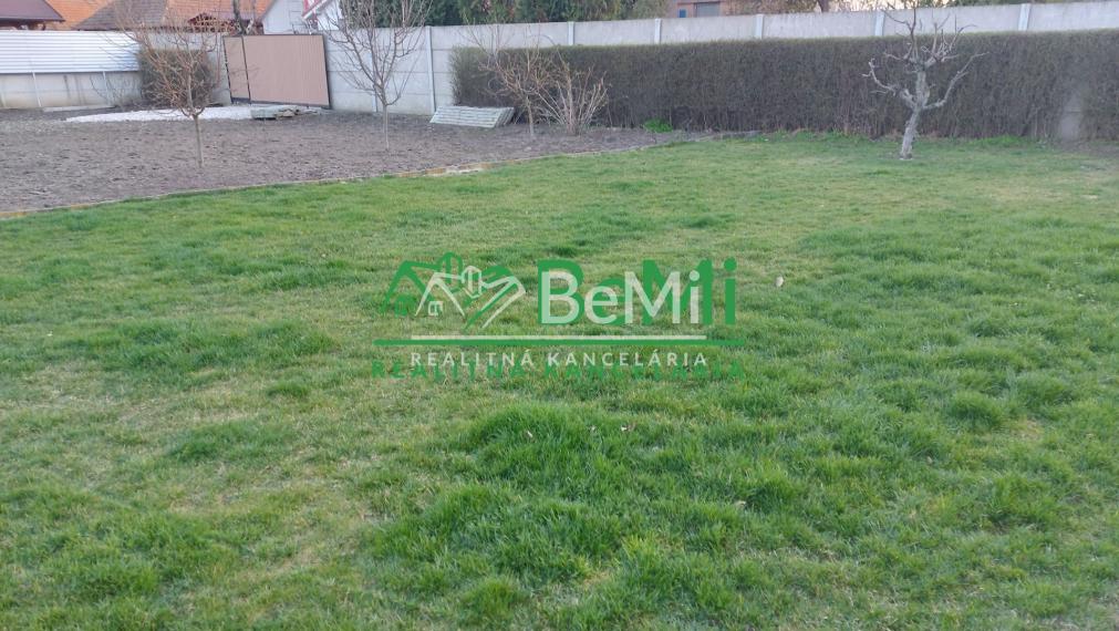 Predaj stavebný pozemok Vinodol pri Nitre (169-14-ERFa)