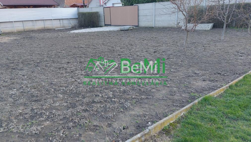 Predaj stavebný pozemok Vinodol pri Nitre (169-14-ERFa)