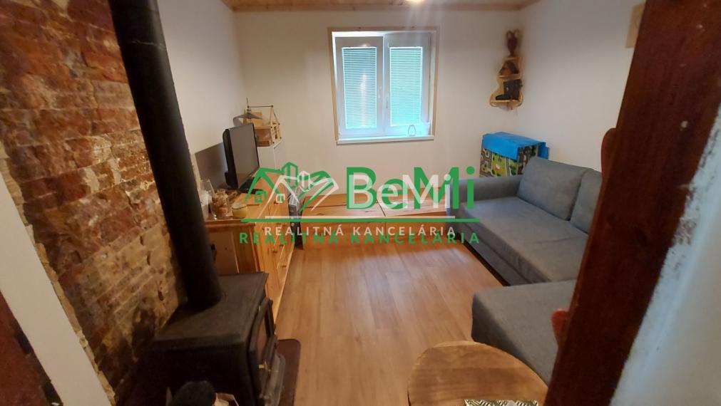 Predaj chatka rekreačná oblasť Jelenec, Nitra (224-13-JUFa)