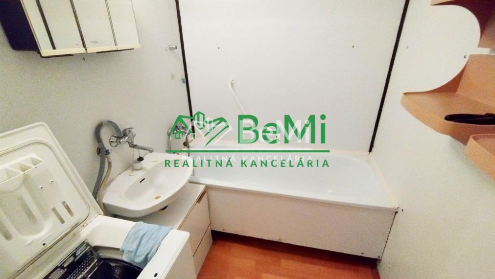 2 izbový byt  s loggiou v Lučenci na predaj