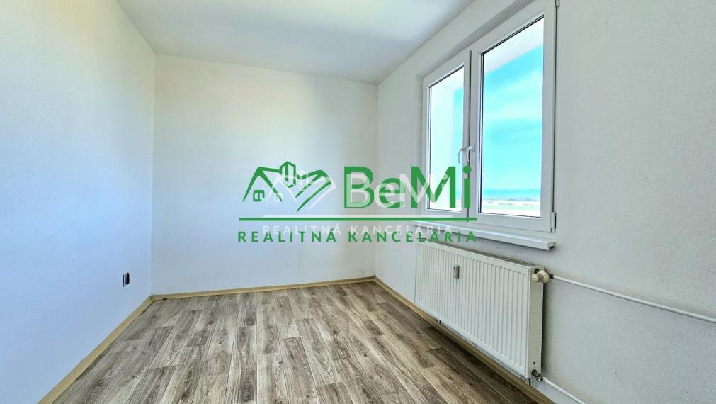 ZNÍŽENÁ CENA 4-IZBOVÝ BYT V LUČENCI- NA PREDAJ