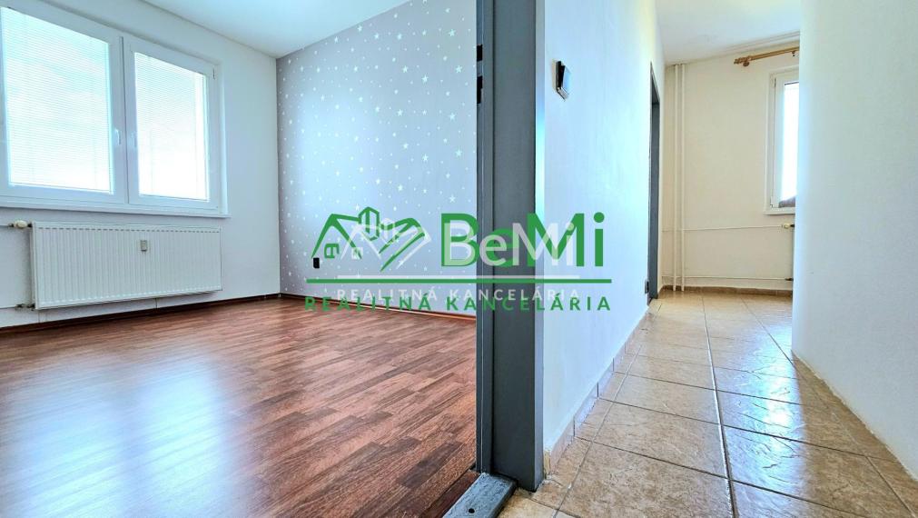 ZNÍŽENÁ CENA 4-IZBOVÝ BYT V LUČENCI- NA PREDAJ