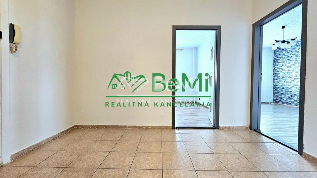 ZNÍŽENÁ CENA 4-IZBOVÝ BYT V LUČENCI- NA PREDAJ