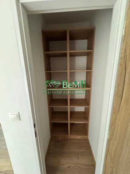 Priestranný 2-izbový byt v Mútnom