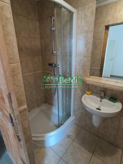 Penzión s reštauráciou, Kysucké Nové Mesto, 826m2