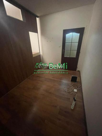 Predaj  veľký 2 izbový byt ZNÍŽENÁ CENA  - LEVICE (099-112-MIJK)