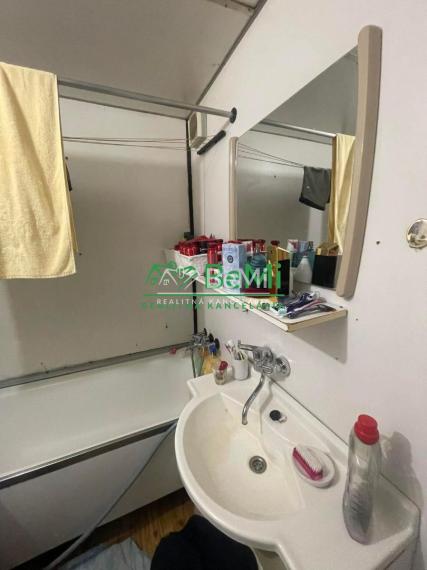 Predaj  veľký 2 izbový byt ZNÍŽENÁ CENA  - LEVICE (099-112-MIJK)