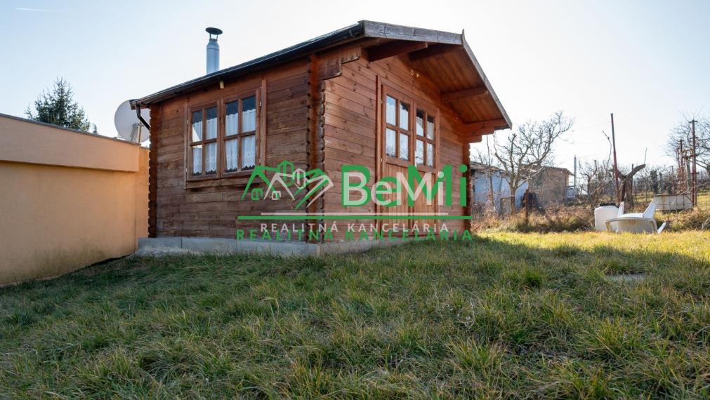 Predaj záhradná chatka, Nové Mesto nad Váhom, 395 m2