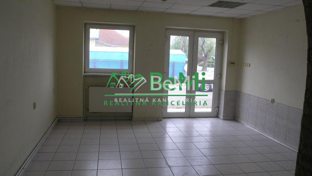 Na predaj: Polyfunkčný rodinný dom – ideálny na byty, ambulancie alebo sídlo firmy (Trenčín)