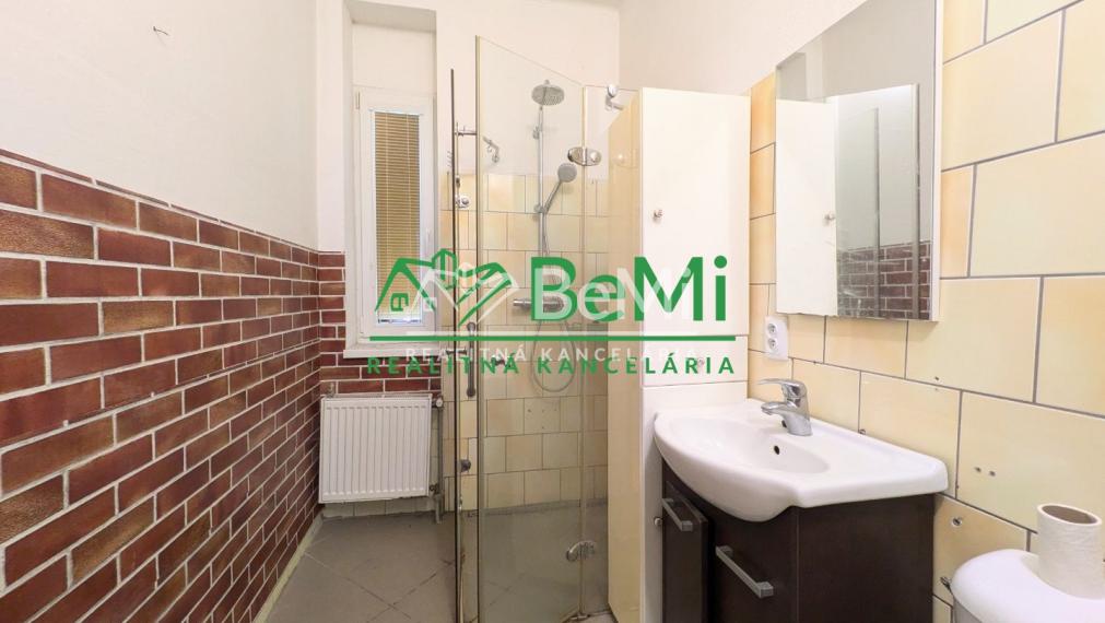 Predaj, rodinný dom - Zlaté Moravce (1222-12-AFI)