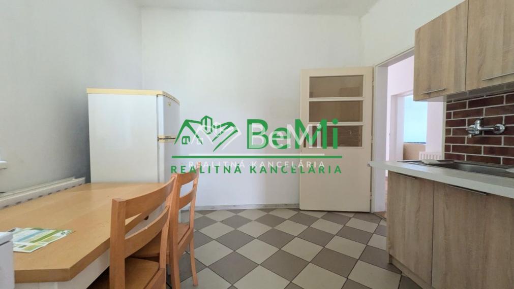 Predaj, rodinný dom - Zlaté Moravce (1222-12-AFI)