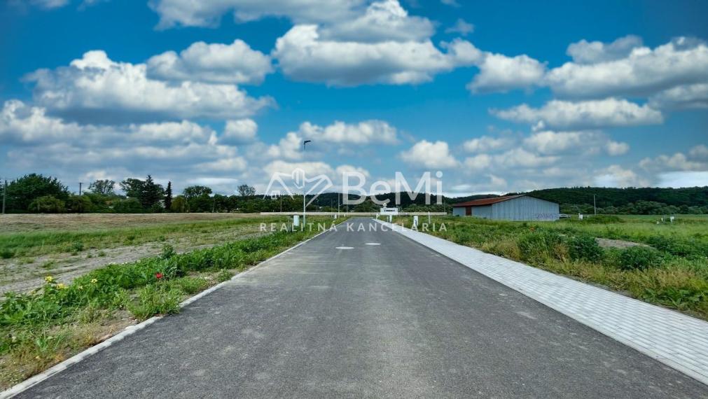 Pozemok v lukratívnej novovznikajúcej lokalite,Sliač