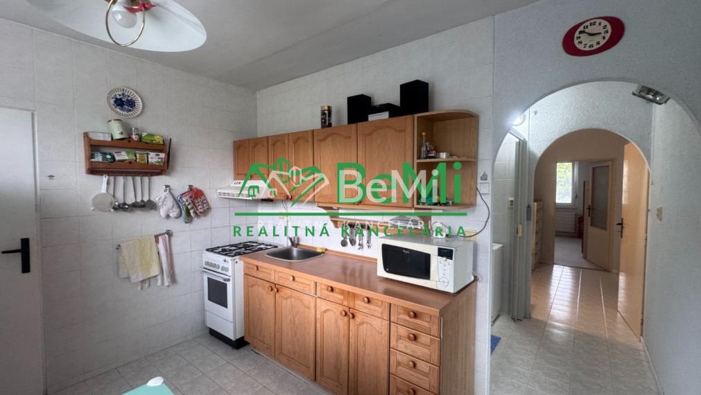 4 izbový byt, Chrenová - čiastočná rekonštrukcia balkón, pivnica