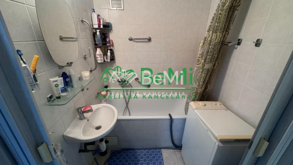 4 izbový byt, Chrenová - čiastočná rekonštrukcia balkón, pivnica