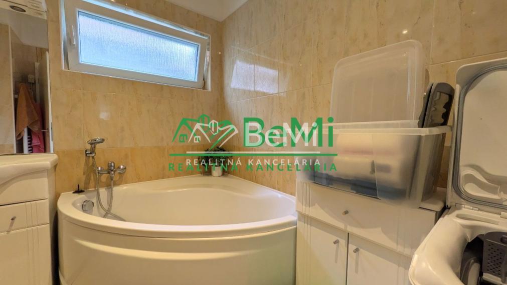 Predaj, rodinný dom - Zlaté Moravce (1221-12-AFI)