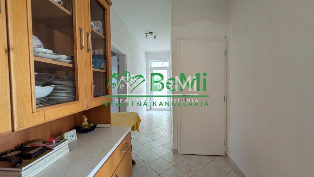 Predaj, rodinný dom - Zlaté Moravce (1221-12-AFI)