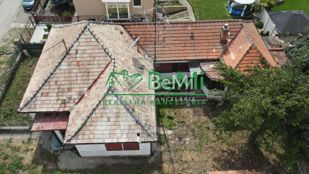 REZERVOVANÉ: 6 izb. rodinný dom s veľkým potenciálom, Ivanka pri Nitre