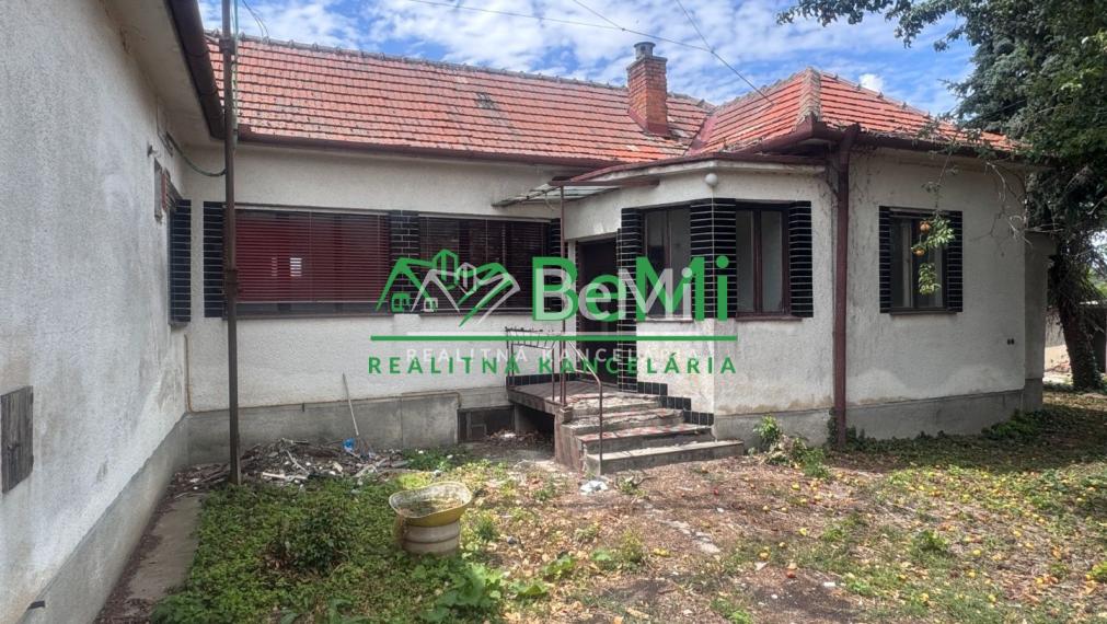 REZERVOVANÉ: 6 izb. rodinný dom s veľkým potenciálom, Ivanka pri Nitre