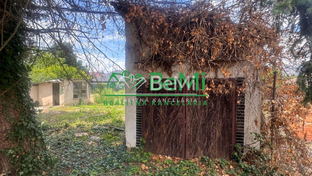 REZERVOVANÉ: 6 izb. rodinný dom s veľkým potenciálom, Ivanka pri Nitre