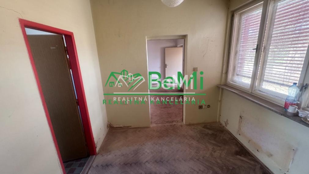 REZERVOVANÉ: 6 izb. rodinný dom s veľkým potenciálom, Ivanka pri Nitre