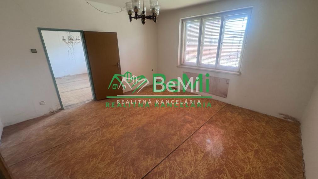 REZERVOVANÉ: 6 izb. rodinný dom s veľkým potenciálom, Ivanka pri Nitre