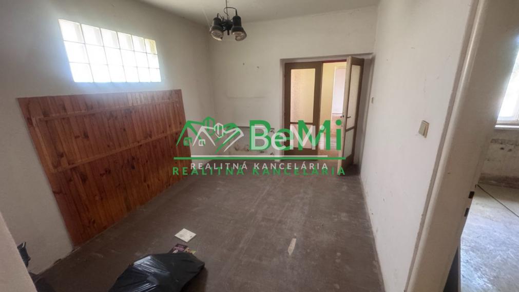 REZERVOVANÉ: 6 izb. rodinný dom s veľkým potenciálom, Ivanka pri Nitre