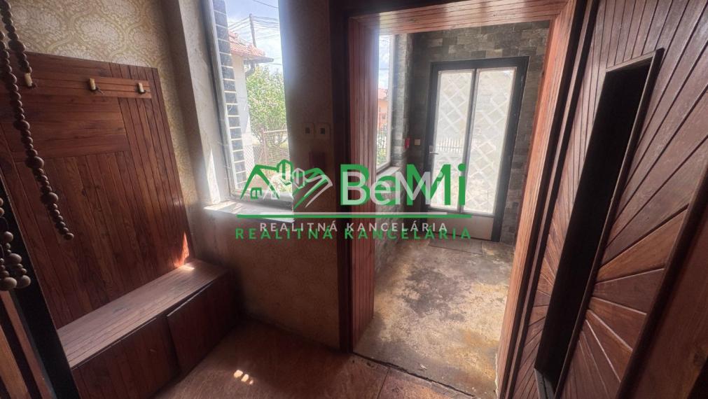 REZERVOVANÉ: 6 izb. rodinný dom s veľkým potenciálom, Ivanka pri Nitre