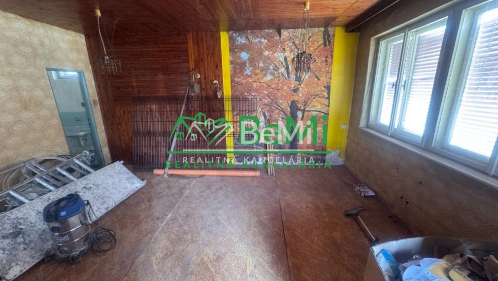 REZERVOVANÉ: 6 izb. rodinný dom s veľkým potenciálom, Ivanka pri Nitre