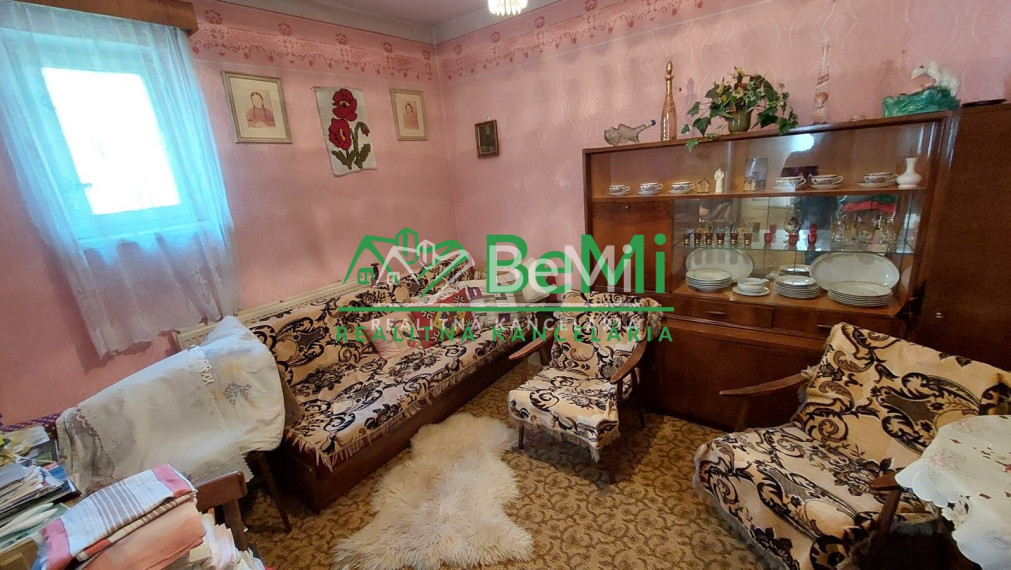 Na predaj rodinný dom s veľkým pozemkom v obci Tesáre