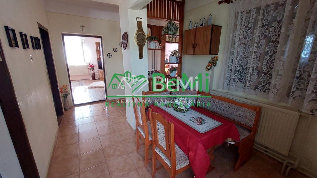 Na predaj rodinný dom s veľkým pozemkom v obci Tesáre