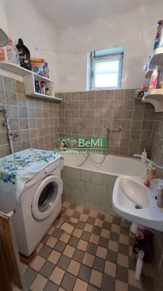 Na predaj rodinný dom s veľkým pozemkom v obci Tesáre