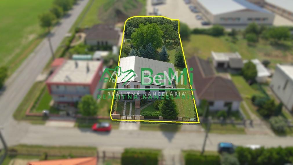 Na predaj rodinný dom s veľkým pozemkom v obci Práznovce