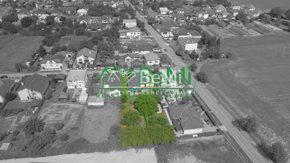 Na predaj rodinný dom s veľkým pozemkom v obci Práznovce