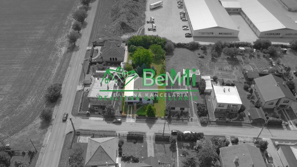 Na predaj rodinný dom s veľkým pozemkom v obci Práznovce