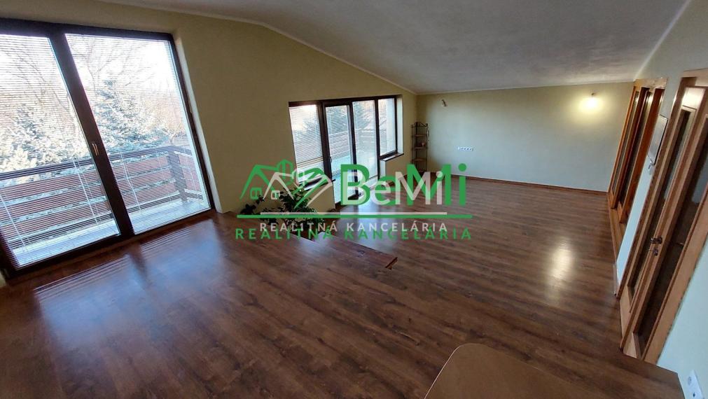 Na predaj rodinný dom s veľkým pozemkom v obci Práznovce