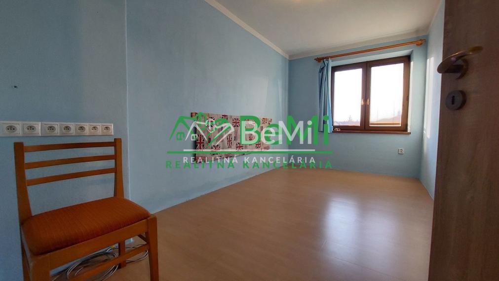 Na predaj rodinný dom s veľkým pozemkom v obci Práznovce