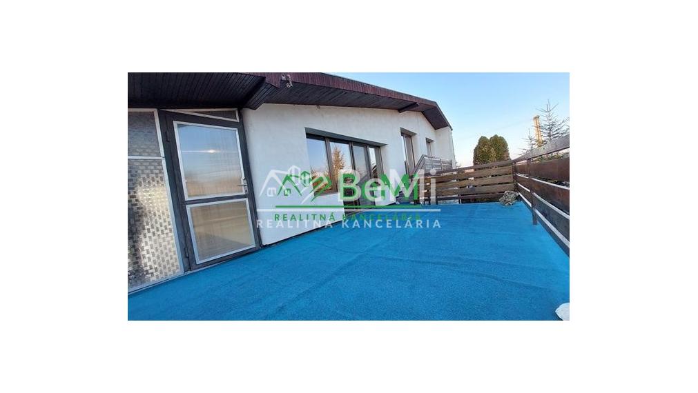 Na predaj rodinný dom s veľkým pozemkom v obci Práznovce