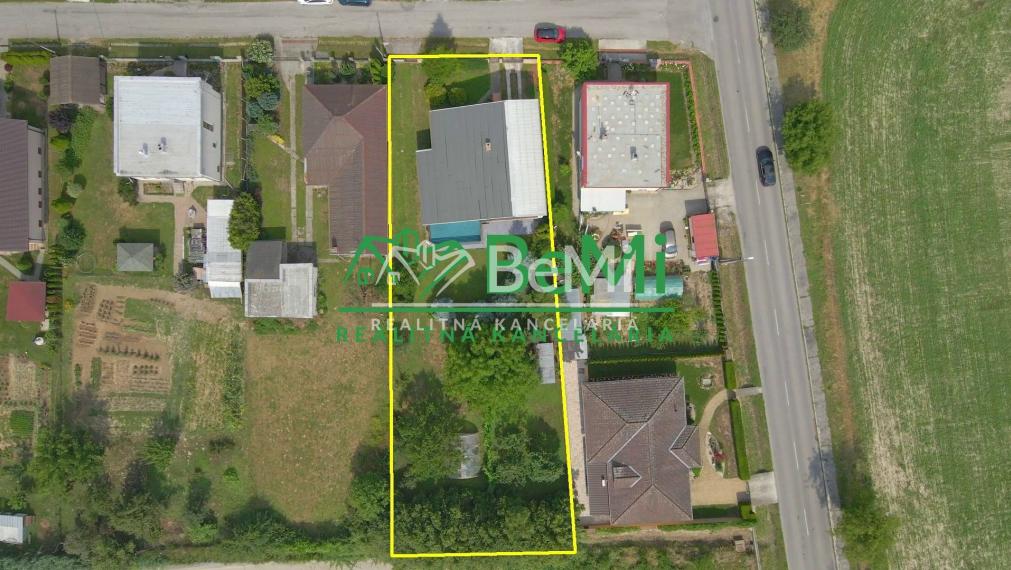 Na predaj rodinný dom s veľkým pozemkom v obci Práznovce