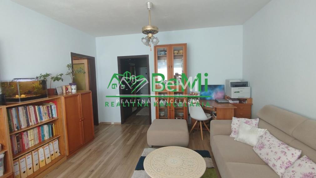 030-113-PAMA Nitra - Diely-Viničky - krásny výhľad na Zobor