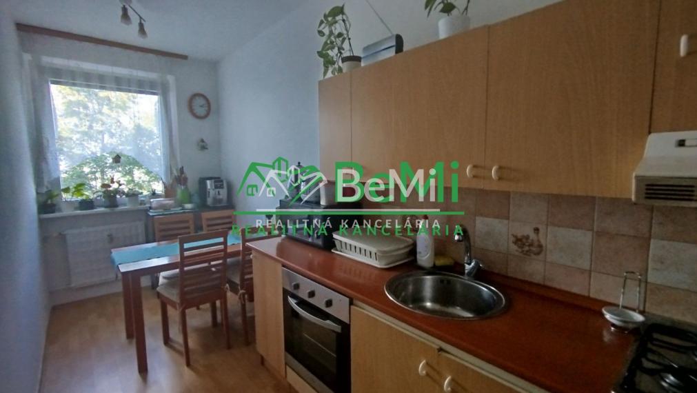 030-113-PAMA Nitra - Diely-Viničky - krásny výhľad na Zobor