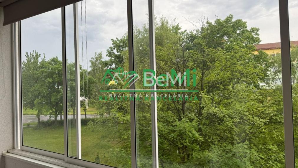 Predaný 3 izbovy byt s logiou na Komenského ulici na predaj